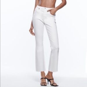 ZARA White Ankle Crop Cropped Raw Curved Hem Jeans US 6 High Rise Neutral Fall